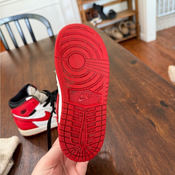 Nike Air Jordan 1 Retro High Heritage Boy's Size 10c Sneakers Red White - Picture 9 of 9